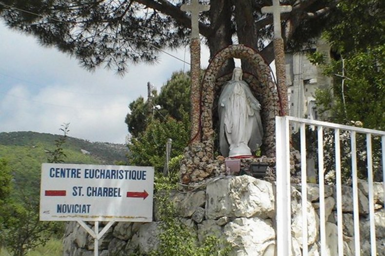 Entrée du couvent de la Sainte Eucharistie à Braij (Byblos, Liban) / © J-C Antakli